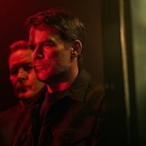 Der «dunkle Begleiter» erwacht: Dexter (Michael C. Hall) fragt erneut seinen verstorbenen Vater (James Remar) um Hilfe.
