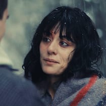 Haare geschnitten und gefärbt: Giulia (Sofia Essaïdi) auf der Flucht.