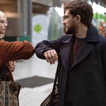 See you? Lucy Boynton und Kit Harington versprechen sich ein Wiedersehen. Können sie das Versprechen halten?