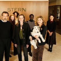 Gute Miene zum nervösen Spiel: das Team der Schauspielagentur «Stern».