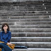 Clara (Penélope Cruz, r.) und ihr Transgender-Sohn (Luana Giuliani).