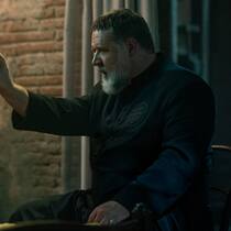 Im Auftrag des Papstes: Gabriele Amorth (Russell Crowe) führt Exorzismen durch.