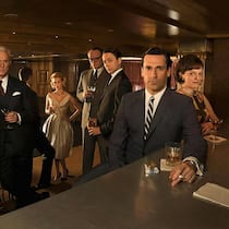 Chic & smart: Starwerber Don Draper (Jon Hamm, 2. v. r.) mit seiner Entourage.