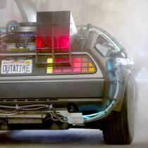 «Wenn schon Zeitreisen, dann wenigstens mit Stil»: ein zur Zeitmaschine umgebauter DeLorean DMC-12.
