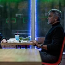 Wer ist der Leitwolf? Brad Pitt (l.) und George Clooney als namenlose Aufräumer in der Unterwelt.
