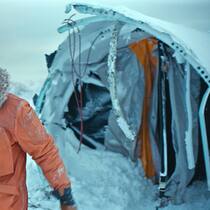 One-Man-Show: Astronom Lofthouse (George Clooney) ist in der Arktis auf sich allein gestellt.