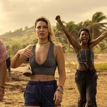 John B. (Chase Stokes), Sarah (Madelyn Cline) und Cleo (Carlacia Grant, v. l.) geniessen Poguelandia.