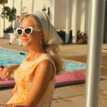 Alles eitel Sonnenschein im «Palm Royale»? Fragen Sie Maxine Simmons (Kristen Wiig)!