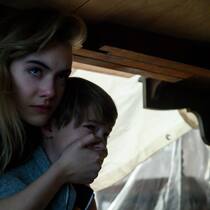 Mord-Zeugen: Kinsey (Emilia Jones) und Bode (Jackson Scott).