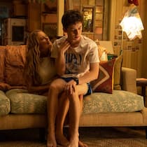 Percy (Andrew Barth Feldman) beisst bei Maddie (Jennifer Lawrence) nur zögerlich an.