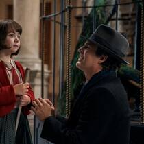Daniel (Mark Ruffalo) erzählt seiner Tochter (Nell Sutton) vom magischen Edelstein.