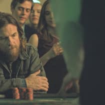 Vince (Jason Bateman) schuldet einem Kredithai 140'000 Dollar.