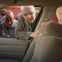 Bill Burr (r.) gehört zu den beliebtesten Stand-Up-Comedians der USA.