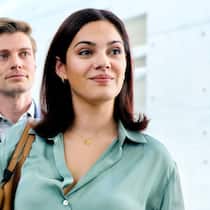 Max (Helgi Schmid) und Valerie (Nilam Farooq) sind Widersacher auf ähnlich perfidem Niveau.