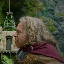 Willow (Warwick Davis) trifft auch auf alte Bekannte wie Fee Rool (Kevin Pollak, M.).