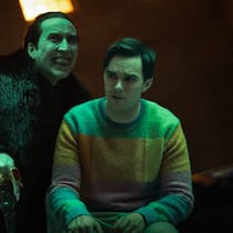Renfield (r.) stellt fest, dass ein bunter Pulli nicht reicht, um sich von Dracula zu lösen.
