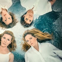 Freundinnen (von oben links im Uhrzeigersinn): Christiane (Franziska Hackl), Inès (Jasmin Gerat), Doris (Diana Amft) und Miriam (Franziska Weisz).