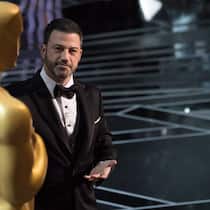 Ein bewährtes Duo: Der Oscar und Jimmy Kimmel.