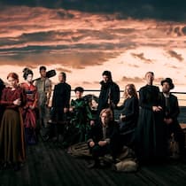 Das Darsteller-Ensemble mit den Schöpfern von «1899»: Jantje Friese und Baran bo Odar (beide ganz links im Bild).
