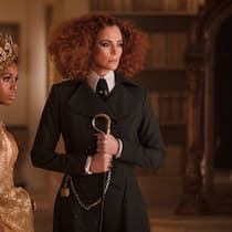 Kerry Washington (l.) und Charlize Theron trimmen Haare und Schützlinge.
