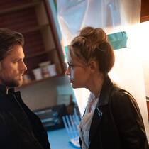 Machen gemeinsame Sache in allen Belangen: Ed (Sam Page) und Grace (Alyssa Milano).