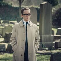Hat dank Brille den Durchblick: Joe Cole als Harry Palmer.