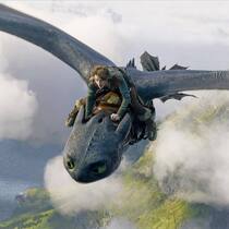 Wikinger Hicks (Mason Thames) hat gelernt, auf dem Drachen zu reiten.