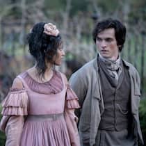 Arrangierte Freundschaft: Estella (Shalom Brune-Franklin) und Pip (Fionn Whitehead).