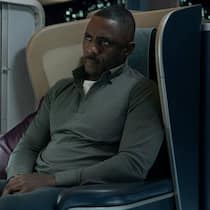 Der Unterhändler Sam Nelson (Idris Elba) versucht in «Hijack», ein Flugeug wieder heil auf den Boden zu bringen.