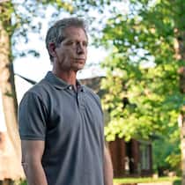 Ralph Anderson (Ben Mendelsohn) glaubt an harte Fakten und hält nichts von Übernatürlichem.