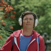 Schwul, behindert, grossartig: Serienerfinder Ryan O’Connell spielt sich selbst.