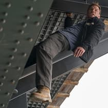 Knüppelhart und mit ausgeprägtem Gerechtigkeitssinn:  Reacher (Alan Ritchson).