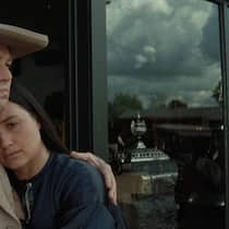 Ernest (Leonardo DiCaprio) hat es auf das Geld von Ureinwohnerin Mollie (Lily Gladstone) abgesehen.