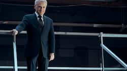 Der neue Chef Regus Patoff (Christoph Waltz) mischt sich sogar in das Liebesleben seiner Untergebenen ein.