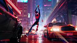 Miles Morales macht seine ersten Versuche in den Strassenschluchten von New York City.