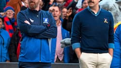 Ohne Plan, aber mit viel Herz: Ted Lasso (r.) mit seiner rechten Hand Coach Beard.