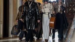 Ewan McGregor (2.v.l.) verkörpert den Modeschöpfer Roy Halston Frowick perfekt.