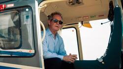Der superreiche Unternehmer Cameron Beck (Tom Hollander) hält in «The Iris Affair» die Fäden der Tech-Welt in der Hand – und gibt ihrer Ambivalenz ein Gesicht.