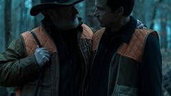 Jason Bateman (r.) muss sich mit blutrünstigen Landeiern rumschlagen.