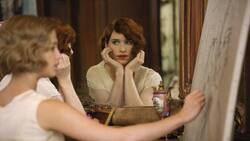 Eddie Redmayne als Transfrau Lili Elbe, gemalt von Ehefrau Gerda Wegener (Alicia Vikander).