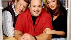 Trotz Problemen raufen sich Doug (Kevin James, M.), Carrie (Leah Remini) und ihr Vater Arthur (Jerry Stiller) wieder zusammen.