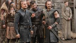 Gezeichnet vom Kampf: Uhtred von Bebbanburg (Alexander Dreymon, l.) mit seinen Männern.