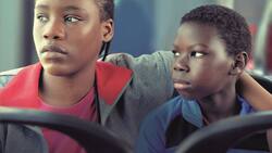 Halten zusammen: Tori (Pablo Schils, r.) und Lokita (Joely Mbundu).