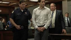 Staatsanwalt Rusty (Jake Gyllenhaal, M.) für einmal auf der Anklagebank.