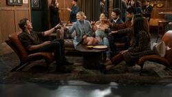 Erinnert ein bisschen ans Central Perk aus «Friends»: Jesse (Chris Lowell), Sophie (Hilary Duff), Valentina (Francia Raisa), Charlie (Tom Ainsley), Sid (Suraj Sharma) und Ellen (Tien Tran, v.l.).