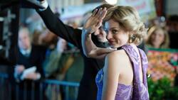 Noch lächelt sie: Prinzessin Diana (Emma Corrin) als neues Mitglied der Royals.