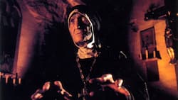 Mit ihr wird wohl niemand selig: betagte Mutter Oberin aus «Dark Waters» (1993).