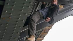 Knüppelhart und mit ausgeprägtem Gerechtigkeitssinn:  Reacher (Alan Ritchson).