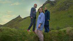 Die Jugendfreundinnen Dara, Soarsie und Robyn (v. l.) suchen nach Greta.