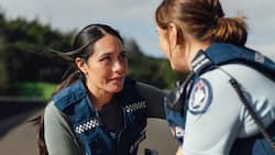 Detective Mihi Renata (Roimata Fox, l.)  und Deb Brighton (Morgana O’Reilly, r.) waren mal ein Liebespaar und haben einiges zu besprechen.